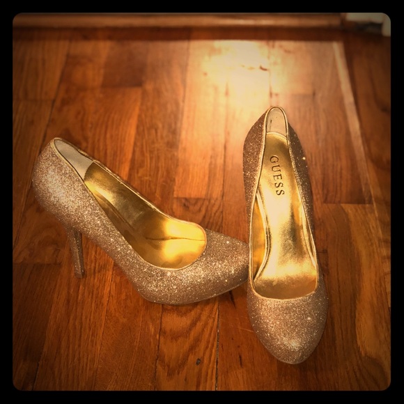 Sparkly gold Guess heels 👠 - Picture 1 of 6